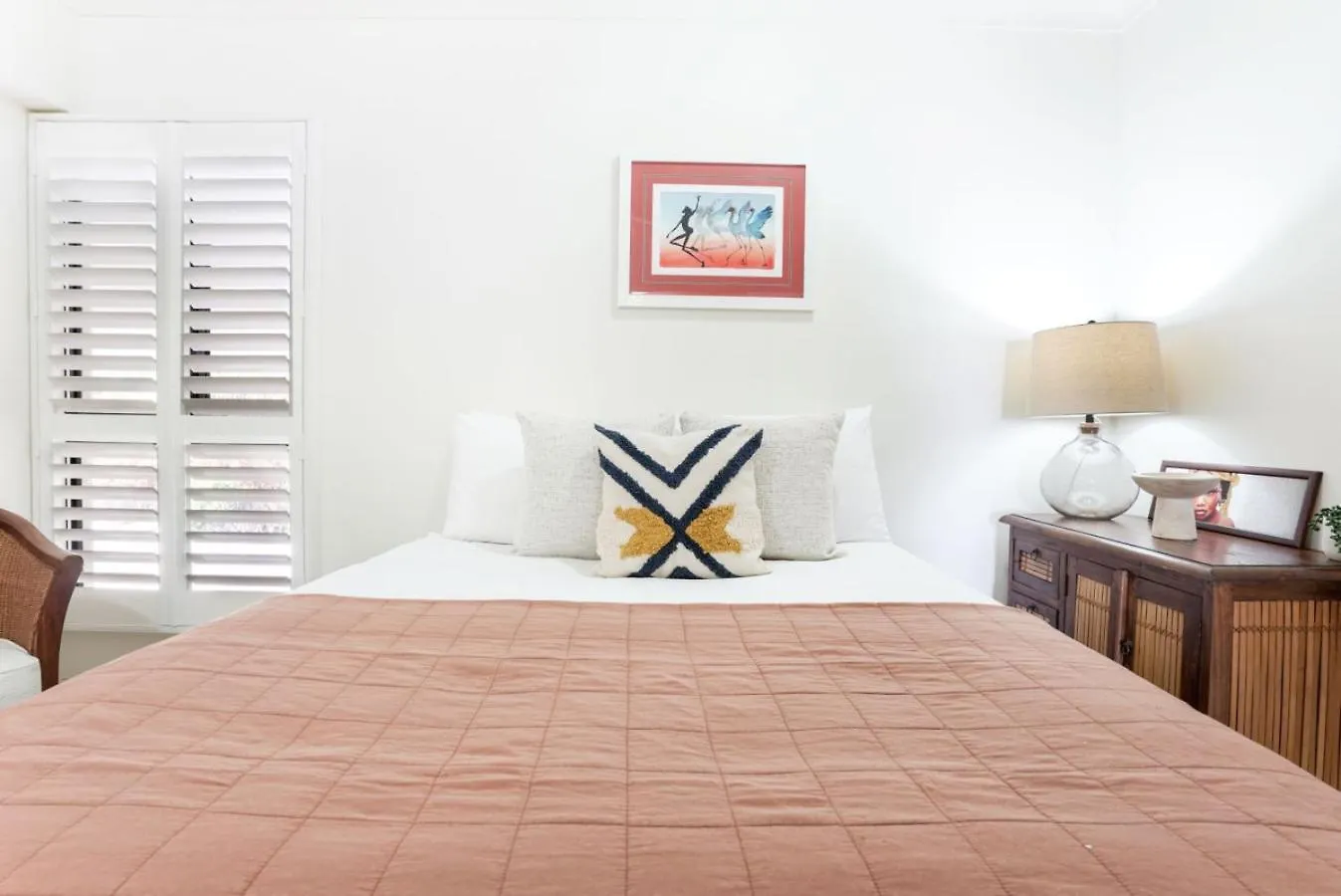 Waves & Wonders Ocean View Apartment Trinity Beach Australia
